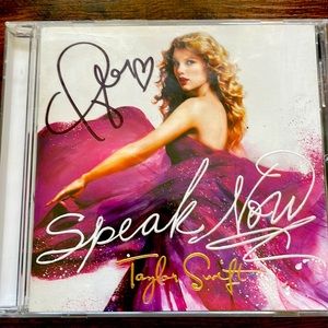 Signed Taylor Swift Speak Now CD.